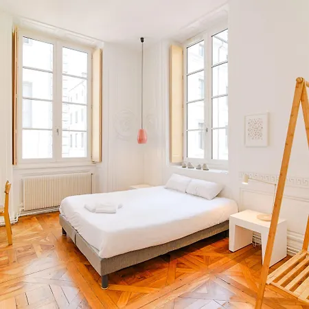 Slo Les Pentes (adults Only) 호스텔 리옹