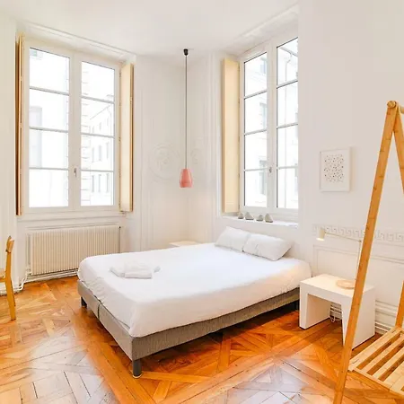 Slo Les Pentes (adults Only) Albergue *