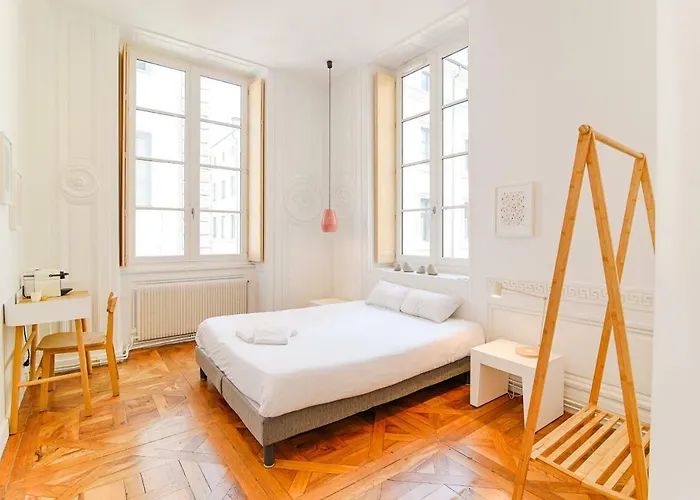 Slo Les Pentes (adults Only) Albergue *